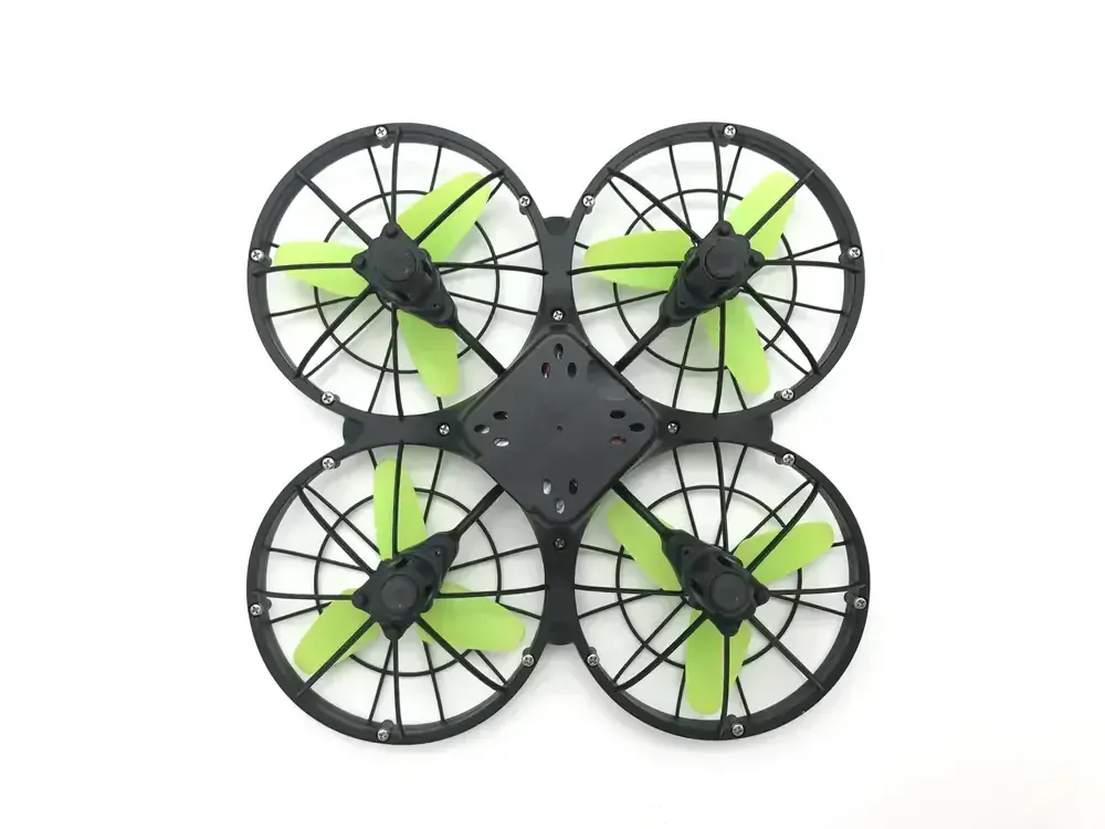 Syma X26 s čidly proti nárazu