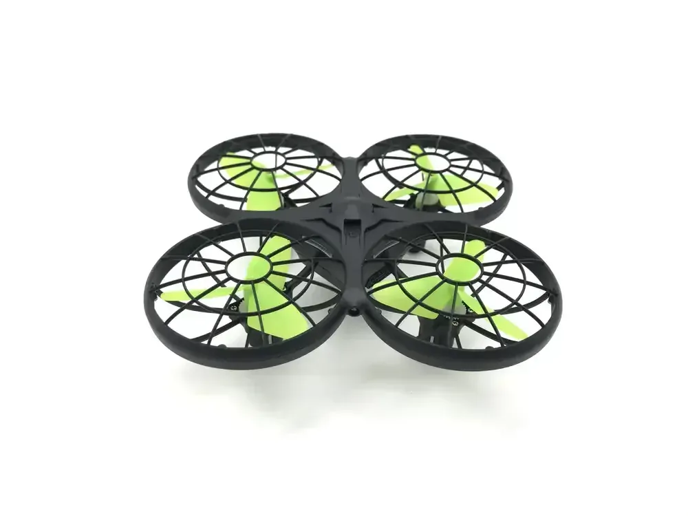 Syma X26 s čidly proti nárazu